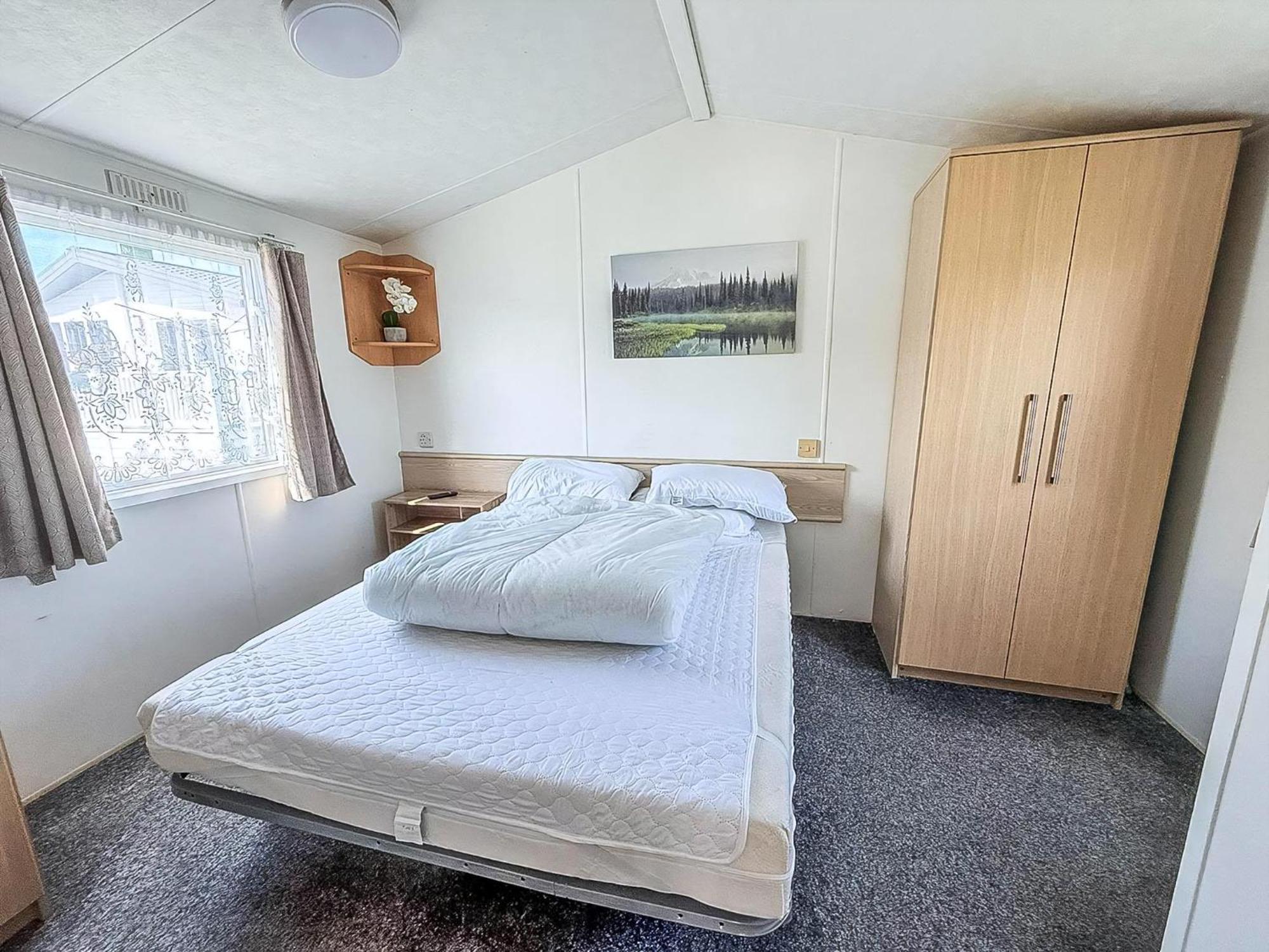 6 Berth Staycation Caravan Nearby Clacton-On-Sea In Essex Ref 26254E Екстер'єр фото